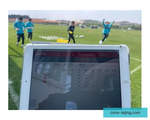 全面解析足球数据背后的战术趋势与球员表现洞察